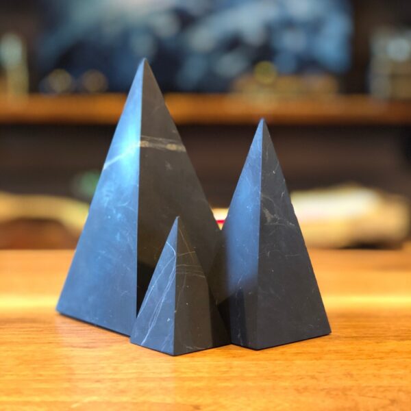 Shungite_High_Pyramid-Raw
